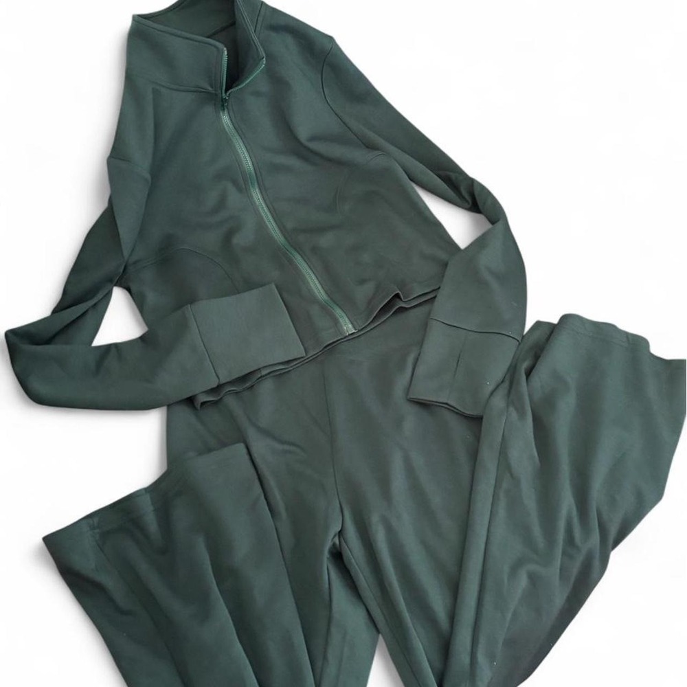 forest green two-piece lounge set in size XL